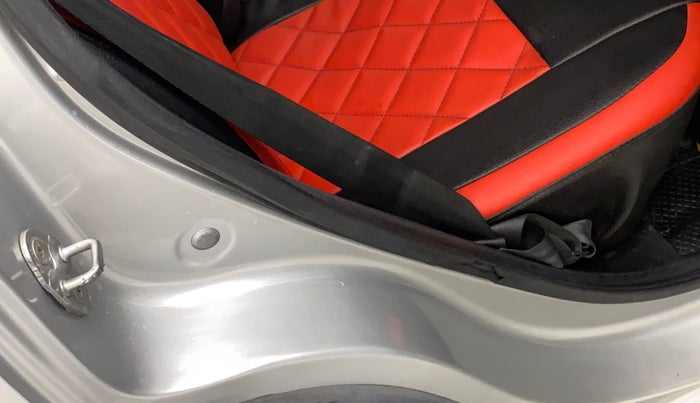 2017 Renault Kwid RXT 1.0 (O), Petrol, Manual, 59,519 km, Right rear door - Beading has minor damage