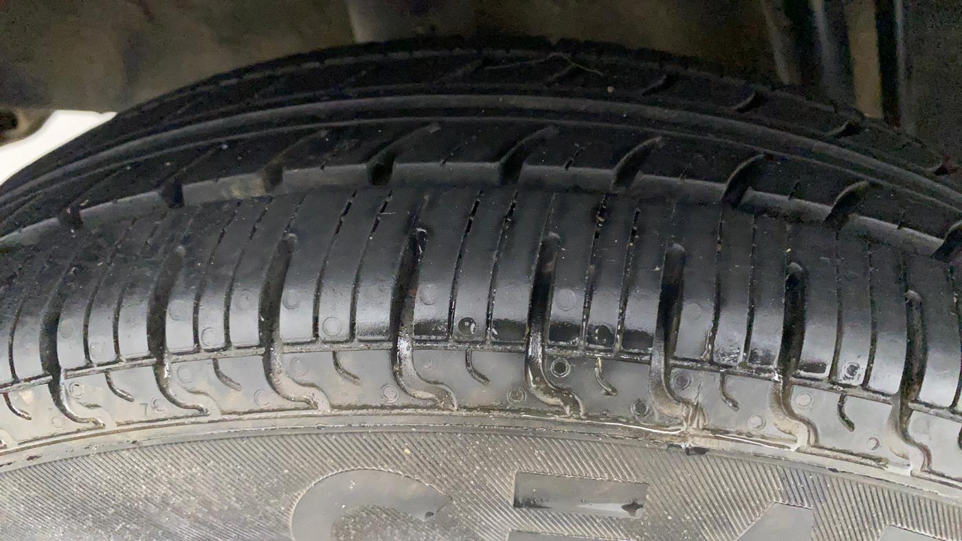2017 Renault Kwid RXT 1.0 (O), Petrol, Manual, 59,519 km, Right Rear Tyre Tread