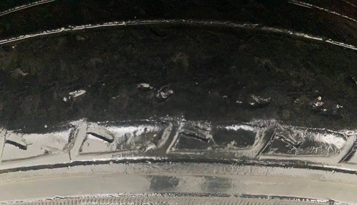 2018 Mahindra KUV 100 NXT K8 P 6 STR DUAL TONE, Petrol, Manual, 42,754 km, Left Front Tyre Tread