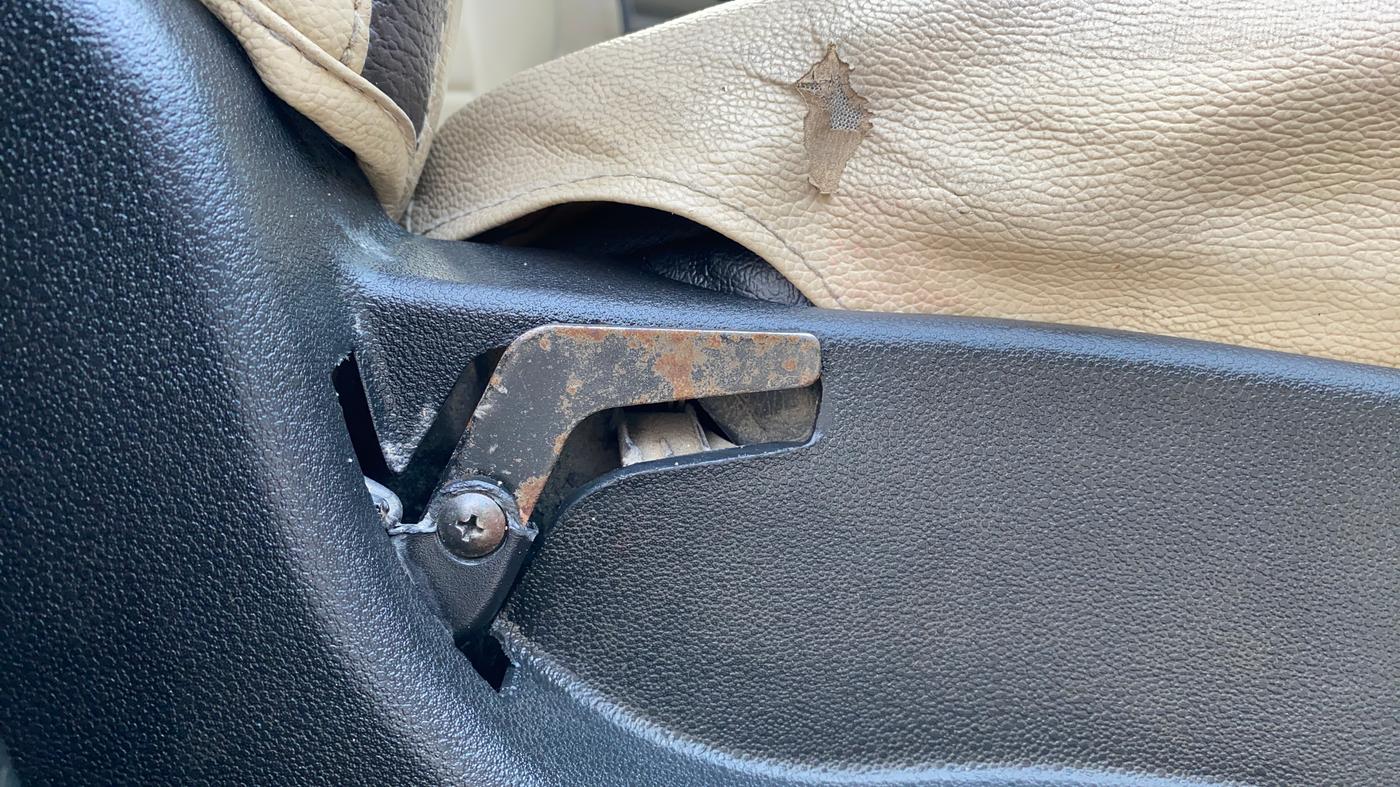 2018 Tata Tiago XT PETROL, Petrol, Manual, 41,061 km, Driver Side Adjustment Panel