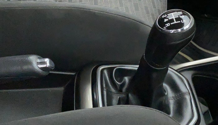 2019 Maruti IGNIS DELTA 1.2, Petrol, Manual, 27,213 km, Gear Lever