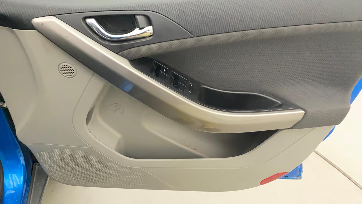 2018 Tata NEXON XZA PLUS PETROL, Petrol, Automatic, 42,051 km, Driver Side Door Panels Control