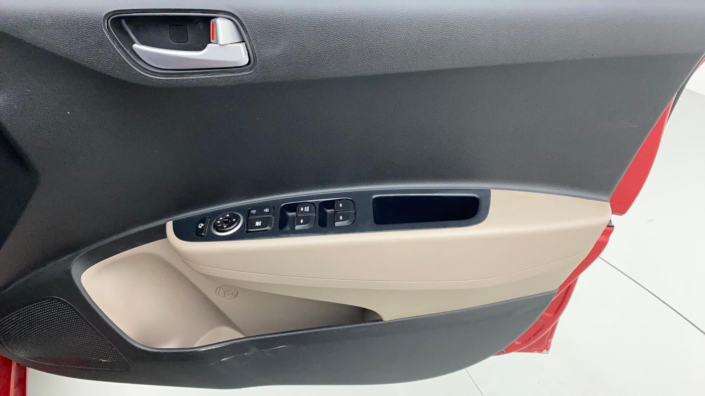 2018 Hyundai Grand i10 SPORTZ 1.2 KAPPA VTVT, Petrol, Manual, 31,350 km, Driver Side Door Panels Control