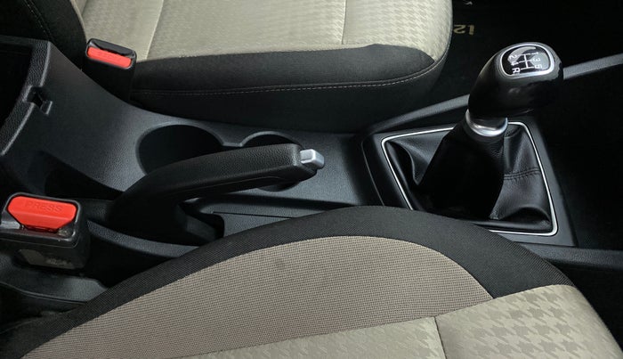 2019 Hyundai Elite i20 ASTA 1.2 (O), Petrol, Manual, 50,601 km, Gear Lever