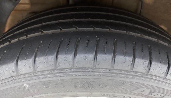 2019 Hyundai Elite i20 ASTA 1.2 (O), Petrol, Manual, 50,601 km, Right Rear Tyre Tread