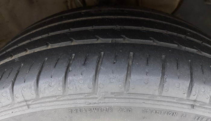 2019 Hyundai Elite i20 ASTA 1.2 (O), Petrol, Manual, 50,601 km, Right Front Tyre Tread