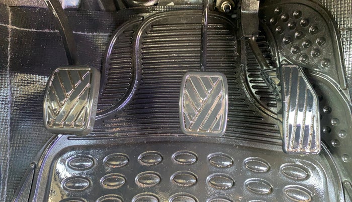 2019 Maruti Baleno DELTA PETROL 1.2, Petrol, Manual, 49,053 km, Pedals