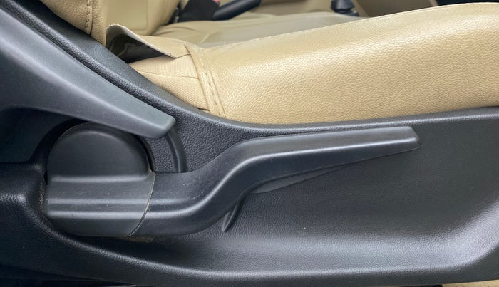 2019 Honda Amaze 1.5 V I-D TECH, Diesel, Manual, 94,098 km, Driver Side Adjustment Panel