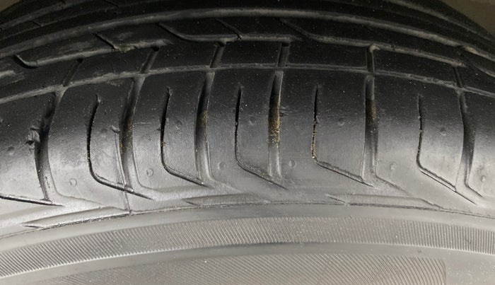 2021 Tata NEXON XZA PLUS PETROL DUAL TONE, Petrol, Automatic, 25,840 km, Right Front Tyre Tread