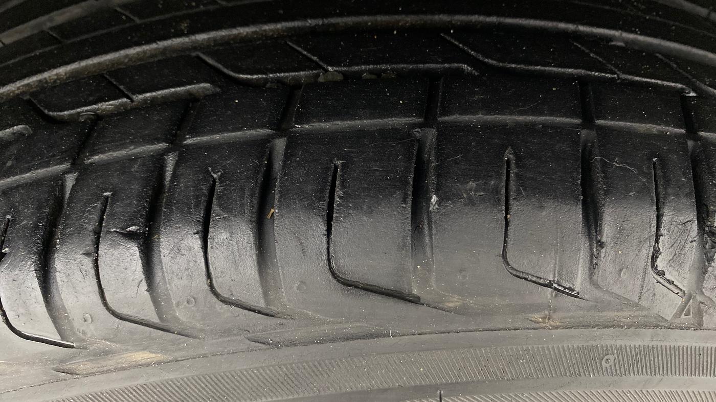 2021 Tata NEXON XZA PLUS PETROL DUAL TONE, Petrol, Automatic, 25,840 km, Left Rear Tyre Tread