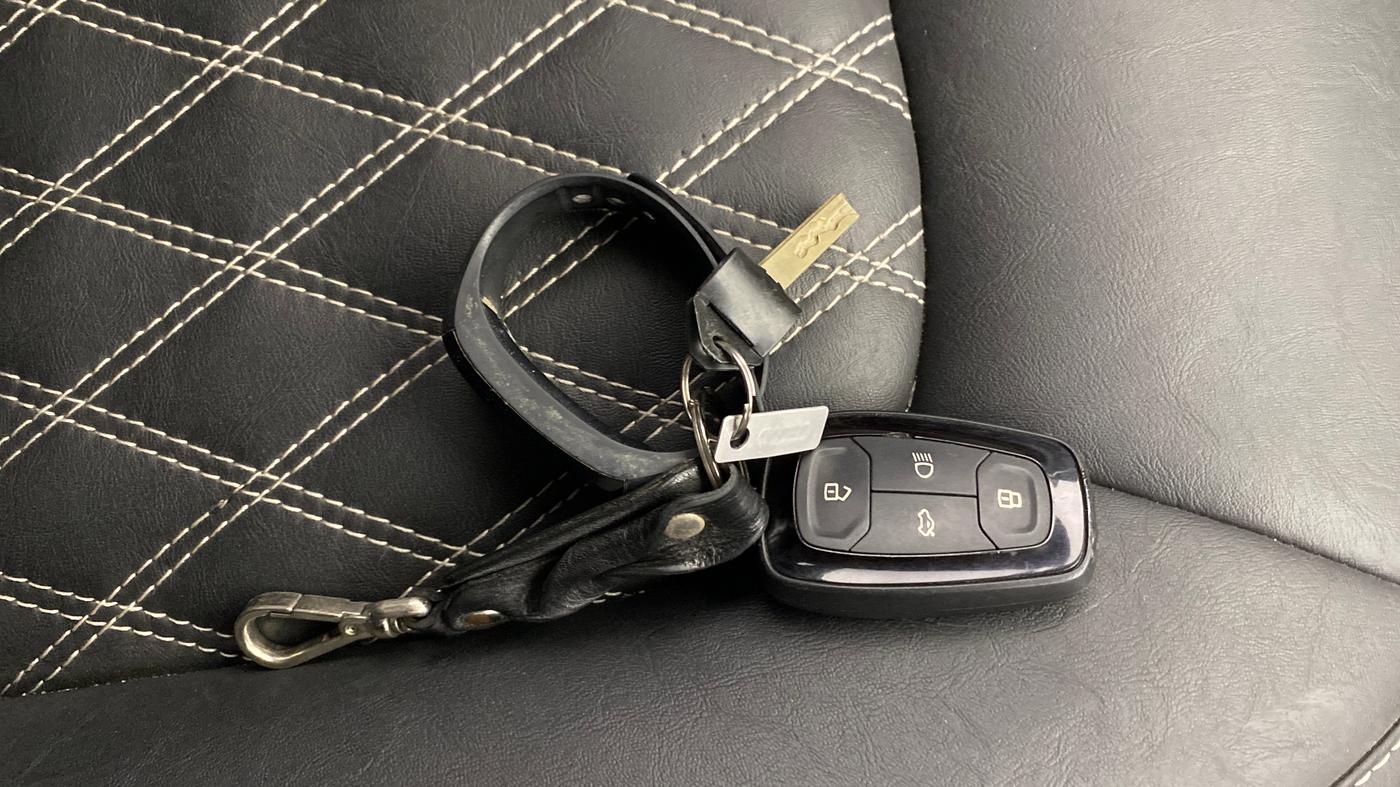 2021 Tata NEXON XZA PLUS PETROL DUAL TONE, Petrol, Automatic, 25,840 km, Key Close Up
