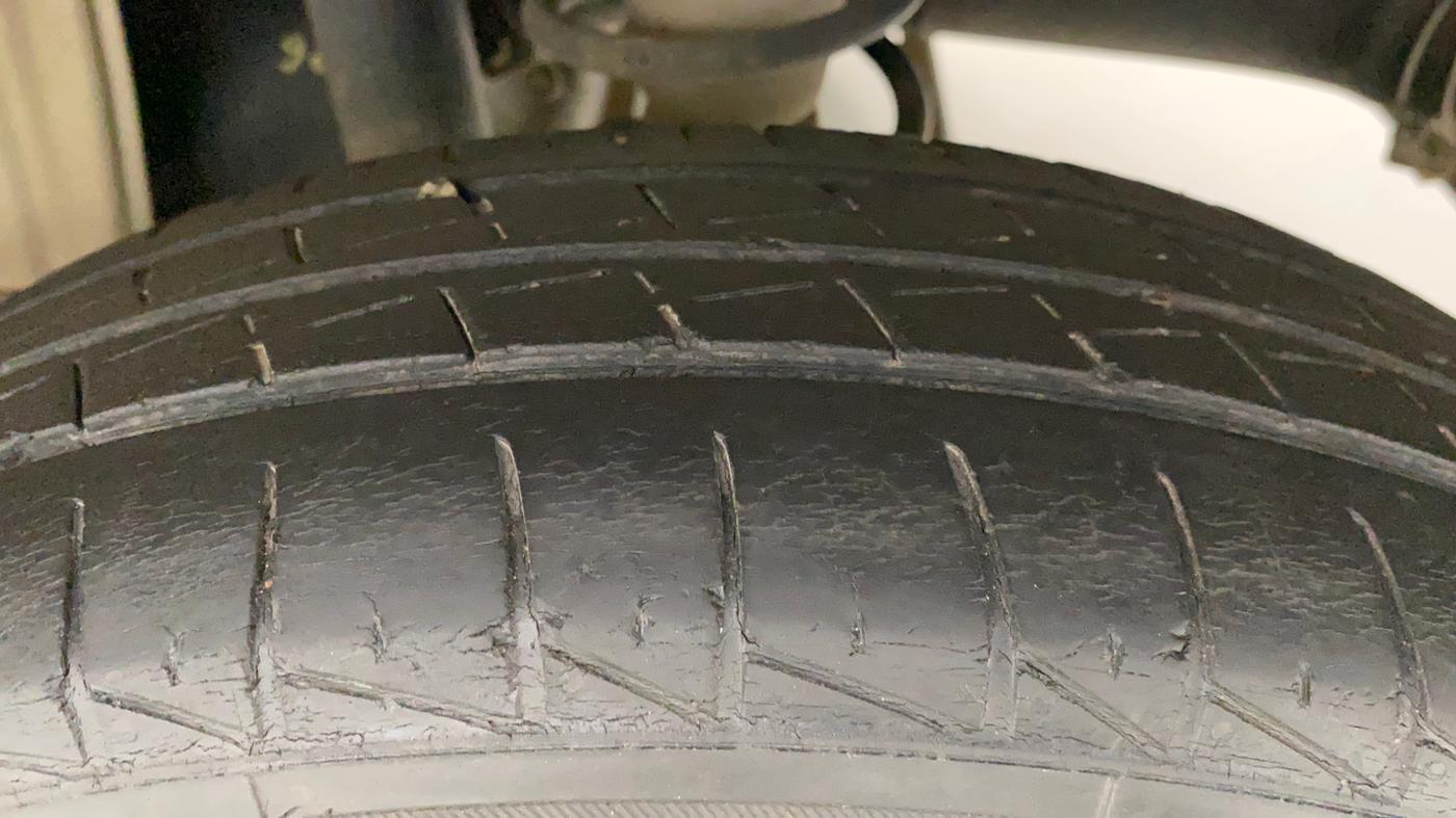 2020 Maruti Alto LXI O, Petrol, Manual, 25,093 km, Left Rear Tyre Tread