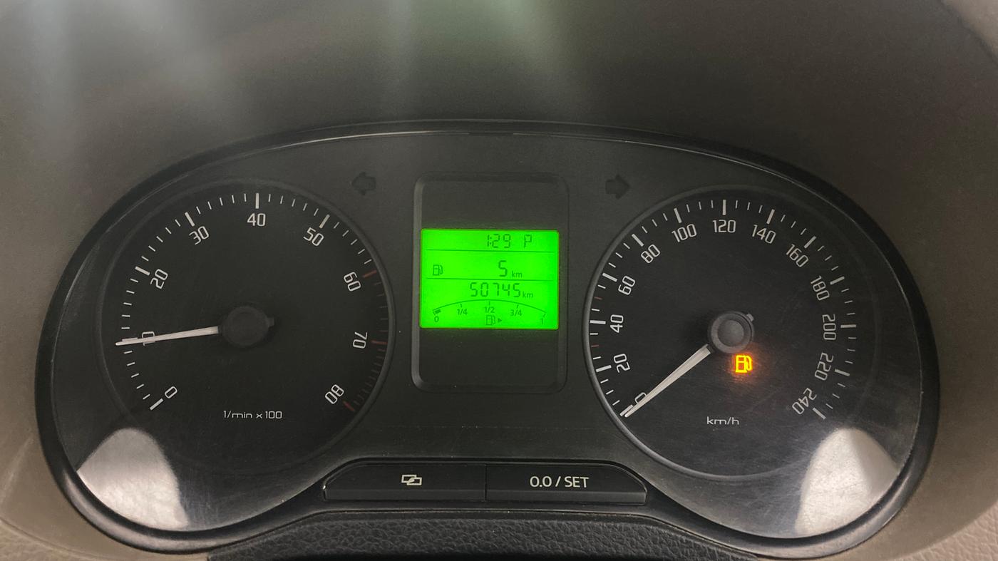 2014 Skoda Rapid AMBITION 1.6 MPI AT PLUS, Petrol, Automatic, 50,687 km, Odometer Image