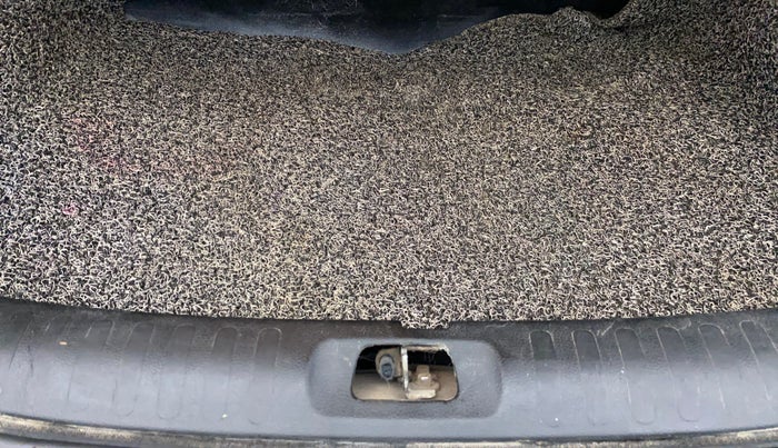 2014 Maruti Swift Dzire VXI, Petrol, Manual, 1,22,051 km, Boot Inside