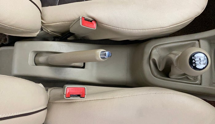 2014 Maruti Swift Dzire VXI, Petrol, Manual, 1,22,051 km, Gear Lever