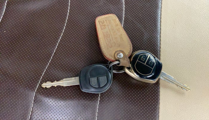 2014 Maruti Swift Dzire VXI, Petrol, Manual, 1,22,051 km, Key Close Up