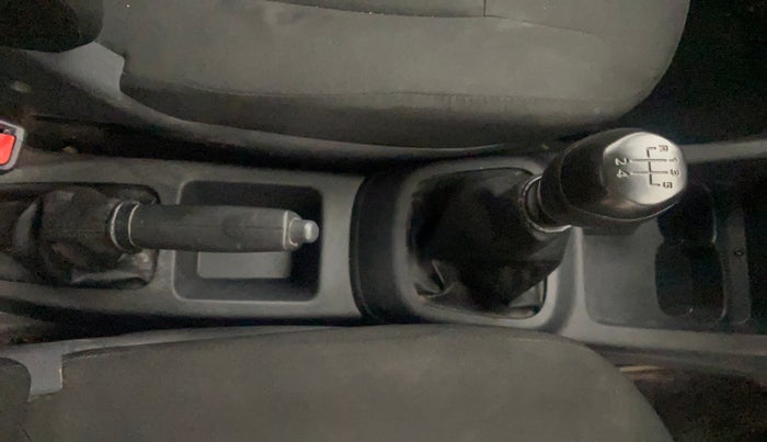 2016 Renault Kwid RXT 1.0, Petrol, Manual, 77,830 km, Gear Lever