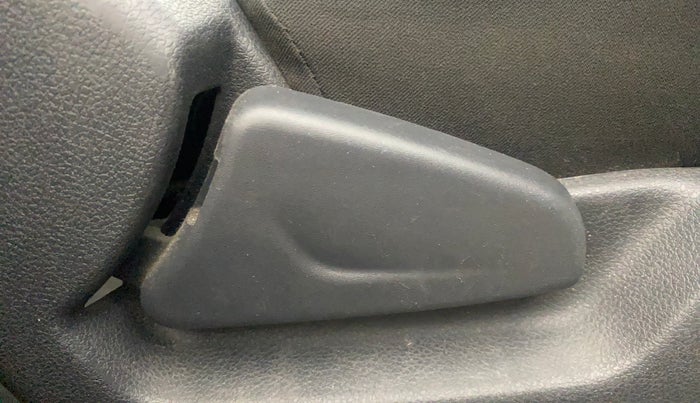 2016 Renault Kwid RXT 1.0, Petrol, Manual, 77,830 km, Driver Side Adjustment Panel