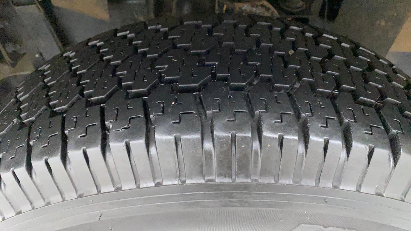 2021 Mahindra Bolero B4, Diesel, Manual, 20,878 km, Left Front Tyre Tread