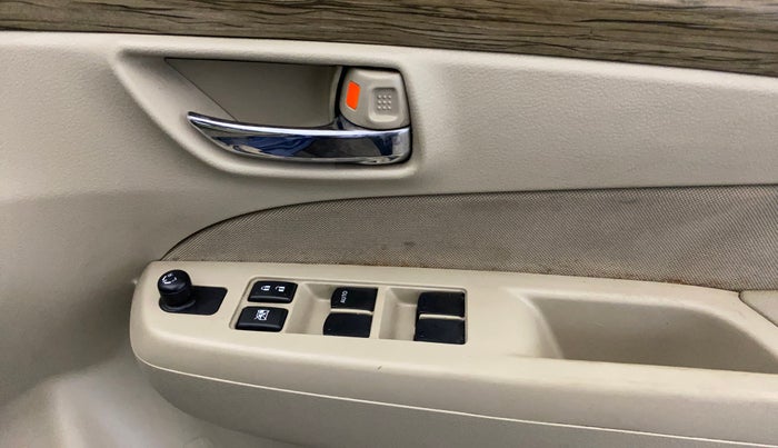 2018 Maruti Ciaz DELTA 1.5 SHVS MT PETROL, Petrol, Manual, 47,262 km, Driver Side Door Panels Control