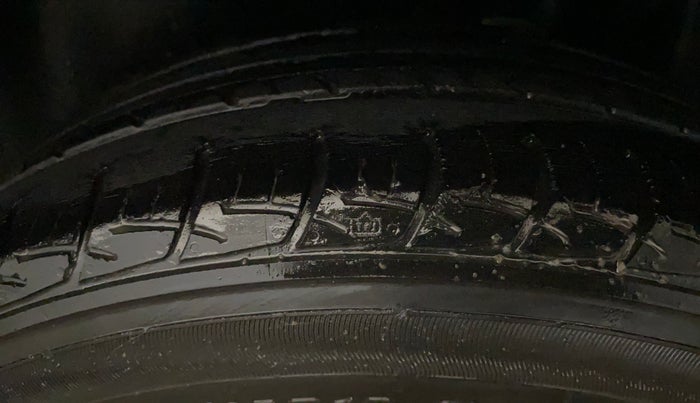 2018 Maruti Ciaz DELTA 1.5 SHVS MT PETROL, Petrol, Manual, 47,262 km, Left Rear Tyre Tread