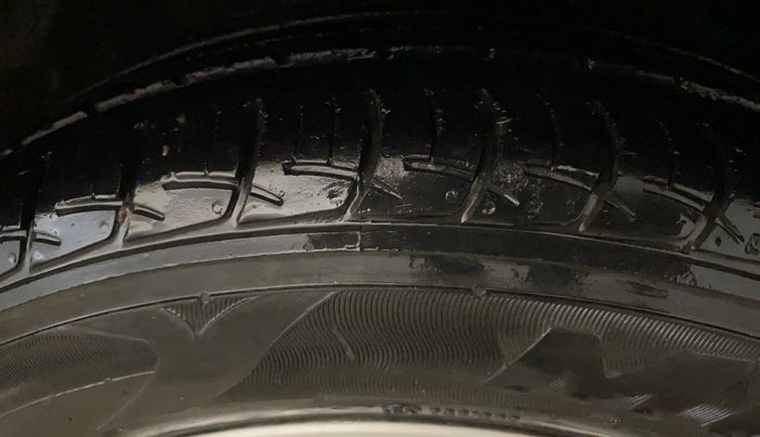 2018 Maruti Ciaz DELTA 1.5 SHVS MT PETROL, Petrol, Manual, 47,262 km, Right Front Tyre Tread