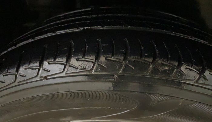 2018 Maruti Ciaz DELTA 1.5 SHVS MT PETROL, Petrol, Manual, 47,262 km, Right Rear Tyre Tread