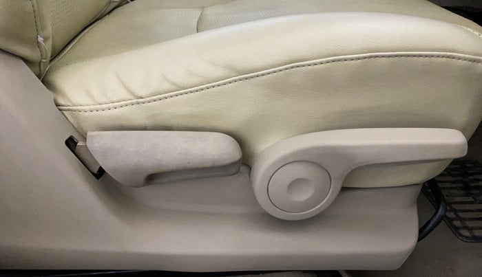 2018 Maruti Ciaz DELTA 1.5 SHVS MT PETROL, Petrol, Manual, 47,262 km, Driver Side Adjustment Panel