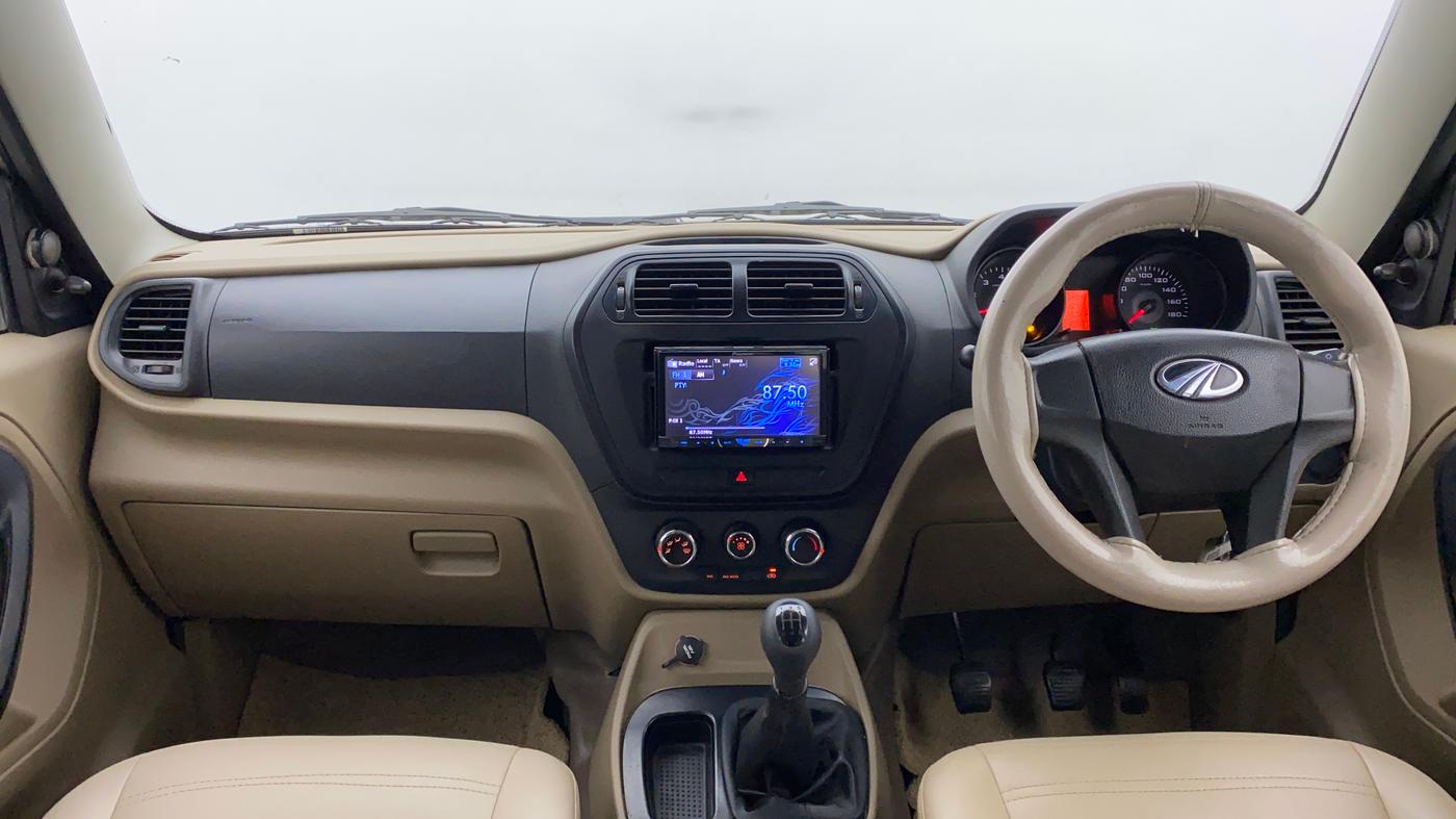 2017 Mahindra TUV300 T4 PLUS, Diesel, Manual, 1,22,137 km, Dashboard