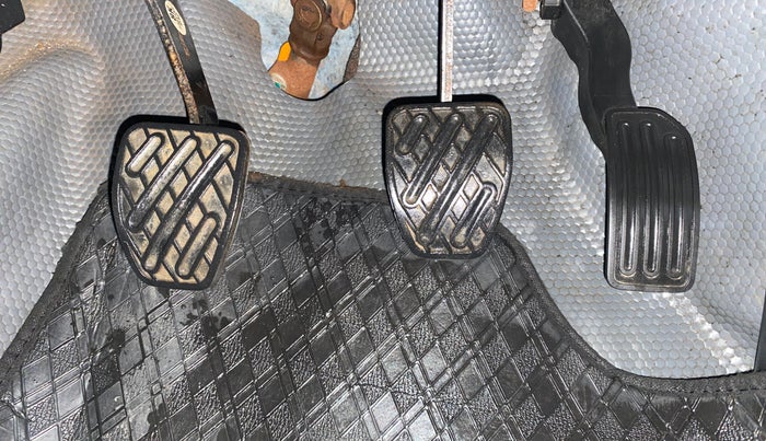 2013 Nissan Sunny XE, Petrol, Manual, 30,075 km, Pedals