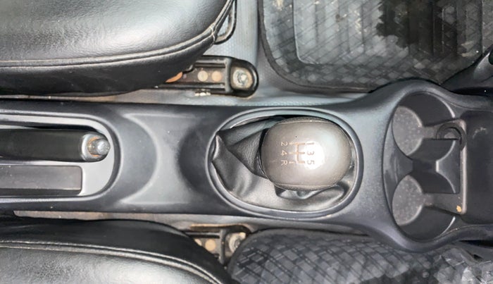 2013 Nissan Sunny XE, Petrol, Manual, 30,075 km, Gear Lever