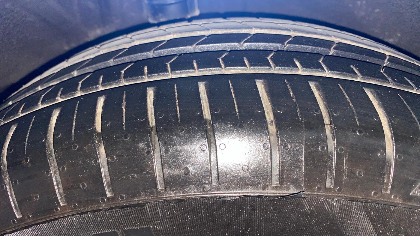 2013 Nissan Sunny XE, Petrol, Manual, 30,075 km, Right Rear Tyre Tread