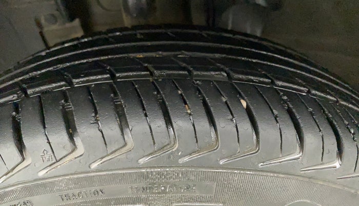 2017 Renault Kwid RXL 1.0 AMT, Petrol, Automatic, 67,811 km, Left Front Tyre Tread
