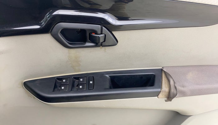 2016 Mahindra Kuv100 K6 6 STR, Petrol, Manual, 13,528 km, Driver Side Door Panels Control