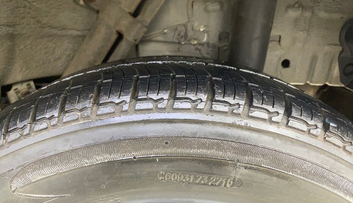 2016 Mahindra Kuv100 K6 6 STR, Petrol, Manual, 13,528 km, Left Rear Tyre Tread