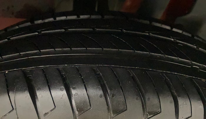 2023 Maruti Swift VXI, Petrol, Manual, 7,493 km, Left Rear Tyre Tread