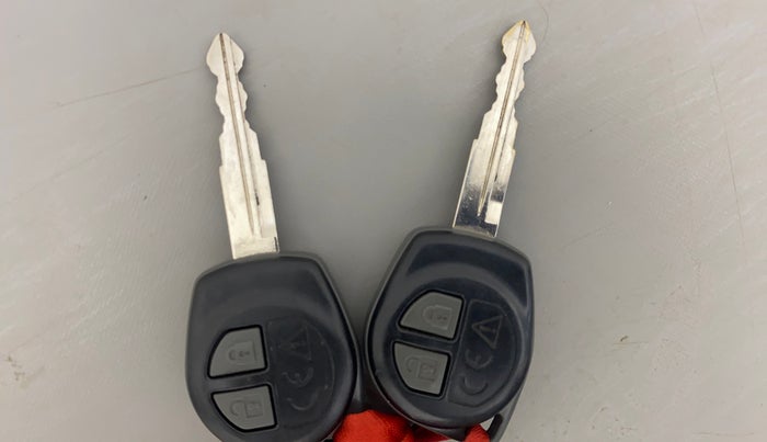 2023 Maruti Swift VXI, Petrol, Manual, 7,493 km, Key Close Up