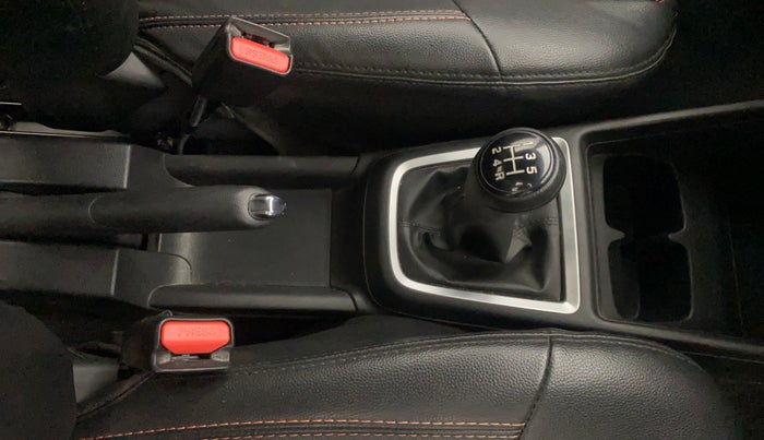 2023 Maruti Swift VXI, Petrol, Manual, 7,493 km, Gear Lever