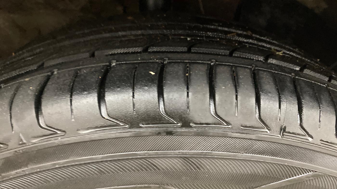 2019 Hyundai VENUE SX PLUS 1.0 TURBO DCT, Petrol, Automatic, 88,020 km, Right Front Tyre Tread
