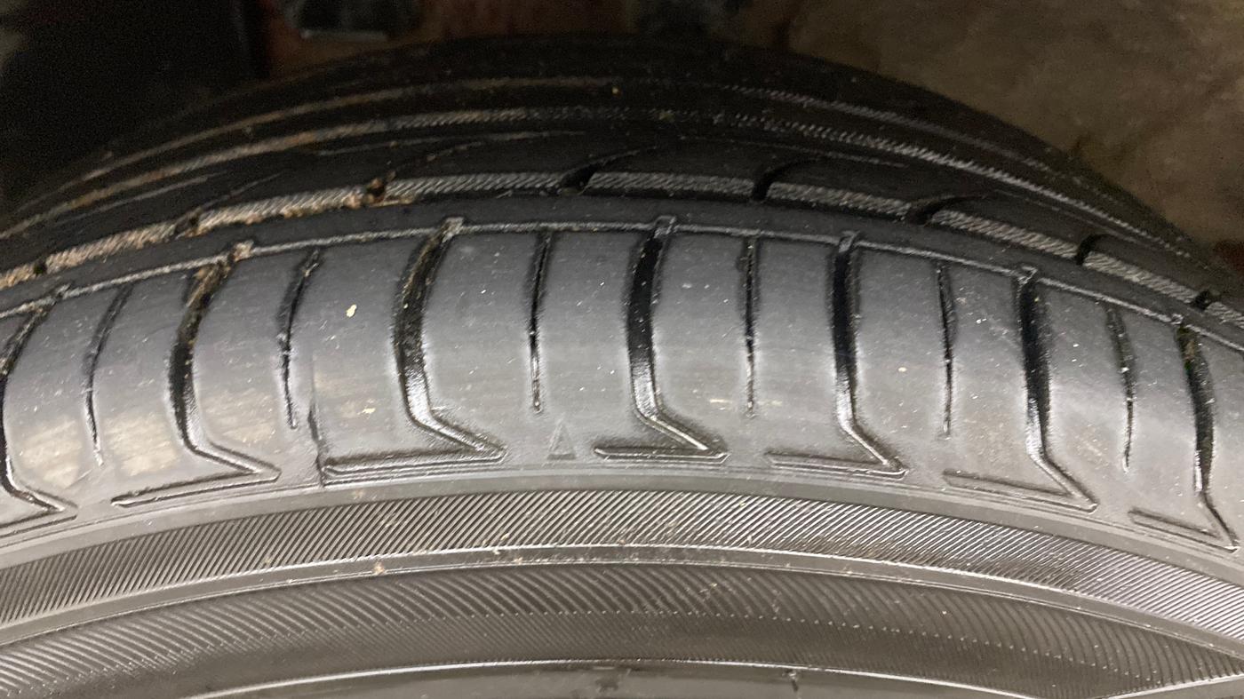 2019 Hyundai VENUE SX PLUS 1.0 TURBO DCT, Petrol, Automatic, 88,020 km, Left Front Tyre Tread