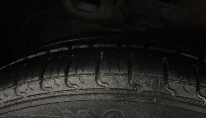 2018 Hyundai Grand i10 MAGNA 1.2 KAPPA VTVT, Petrol, Manual, 42,228 km, Left Front Tyre Tread