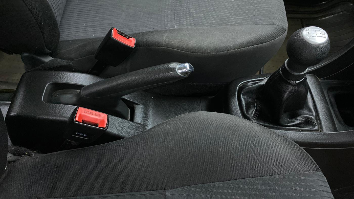 2015 Maruti Swift VXI, Petrol, Manual, 59,990 km, Gear Lever