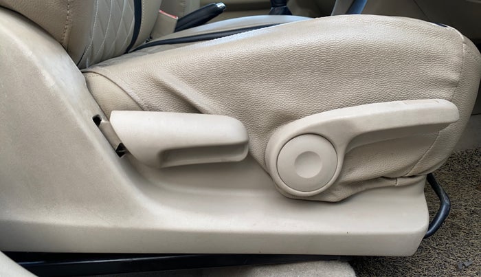 2014 Maruti Ciaz ZXI, Petrol, Manual, 65,830 km, Driver Side Adjustment Panel