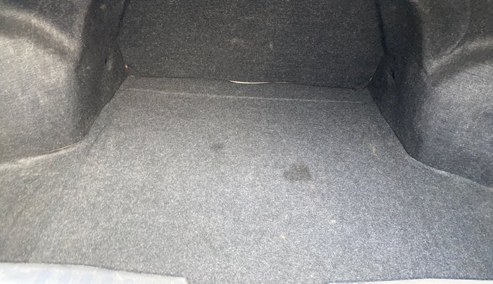 2014 Maruti Ciaz ZXI, Petrol, Manual, 65,830 km, Boot Inside