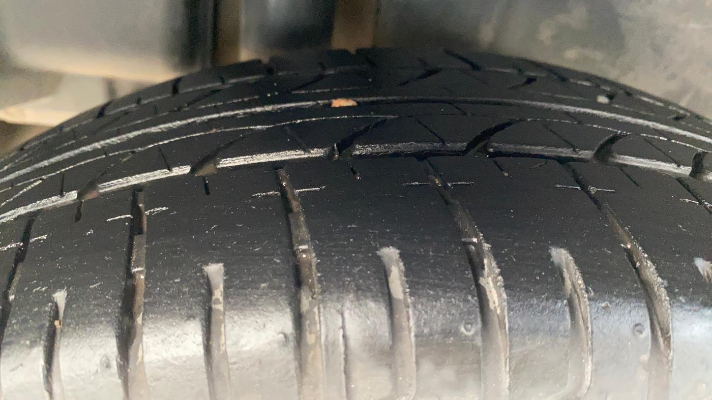 2014 Maruti Ciaz ZXI, Petrol, Manual, 65,830 km, Right Rear Tyre Tread