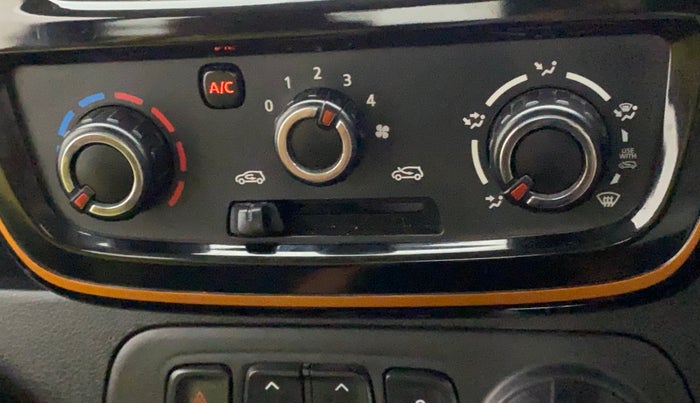 2018 Renault Kwid CLIMBER 1.0 AMT, Petrol, Automatic, 37,113 km, Dashboard - Air Re-circulation knob is not working