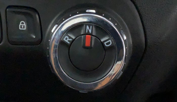 2018 Renault Kwid CLIMBER 1.0 AMT, Petrol, Automatic, 37,113 km, Gear Lever