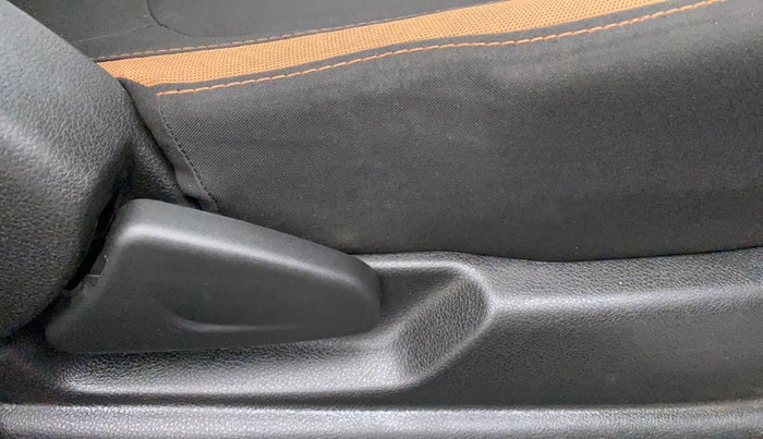 2018 Renault Kwid CLIMBER 1.0 AMT, Petrol, Automatic, 37,113 km, Driver Side Adjustment Panel