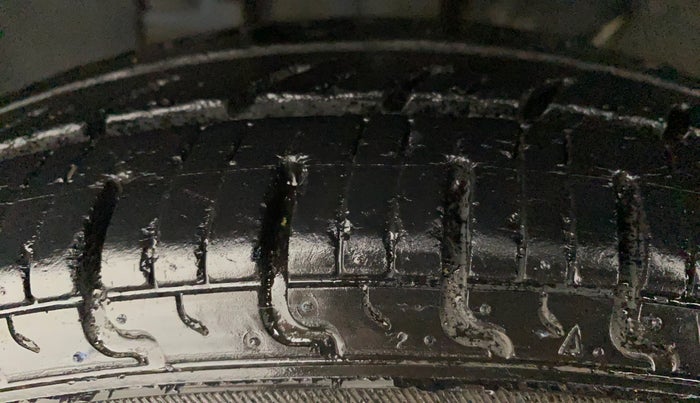 2018 Renault Kwid CLIMBER 1.0 AMT, Petrol, Automatic, 37,113 km, Left Front Tyre Tread