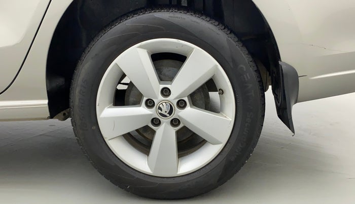 2015 Skoda Rapid 1.5 TDI CR ELEGANCE, Diesel, Manual, 1,10,999 km, Left Rear Wheel